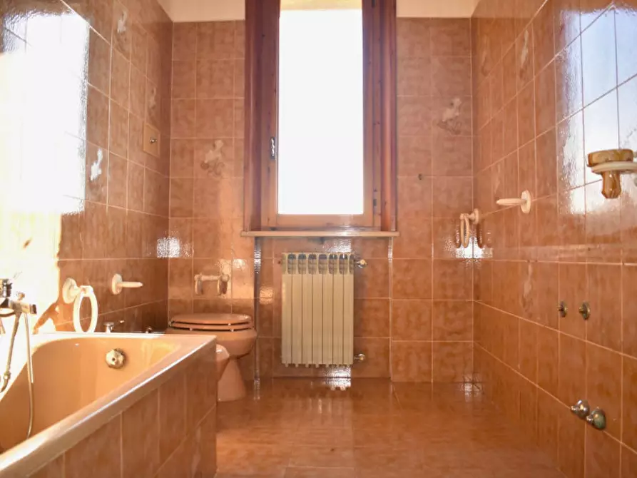 Immagine 58 di Villa in vendita  in Strada Martinella a Parma