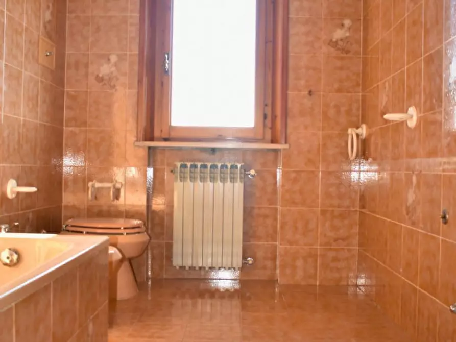 Immagine 59 di Villa in vendita  in Strada Martinella a Parma