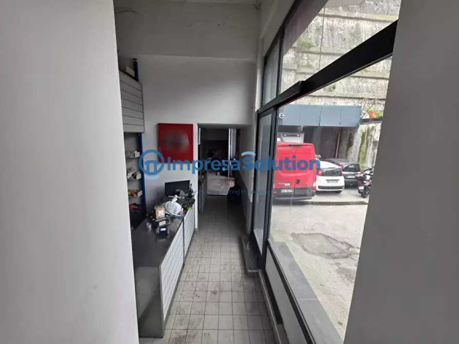 Immagine 5 di Negozio in affitto  in Via Michelangelo da Caravaggio a Napoli