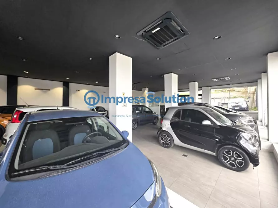 Immagine 8 di Negozio in affitto  in Via Michelangelo da Caravaggio a Napoli