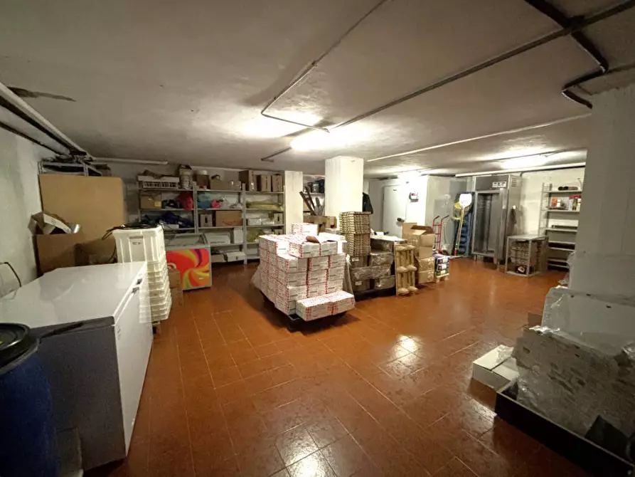 Immagine 23 di Attività commerciale in vendita  a Conselve