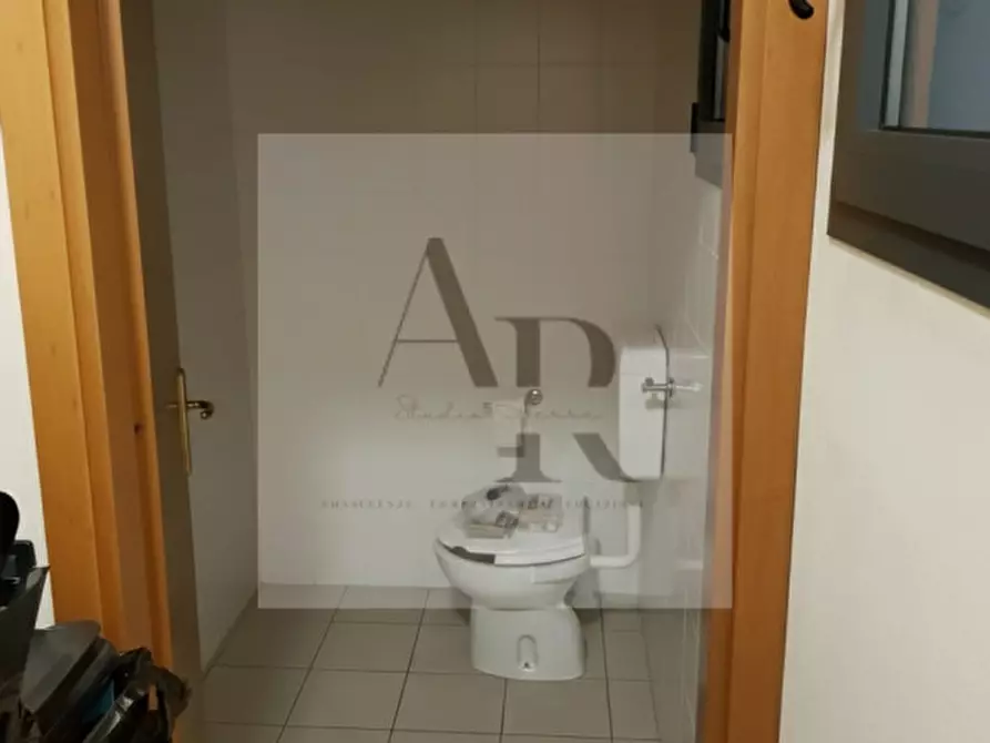 Immagine 7 di Negozio in affitto  in Via Comelico a Salzano