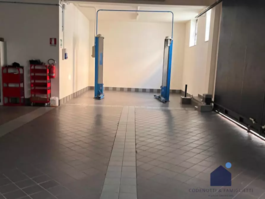 Immagine 9 di Attività commerciale in vendita  in Via Scipio Slataper, 5 a Brescia