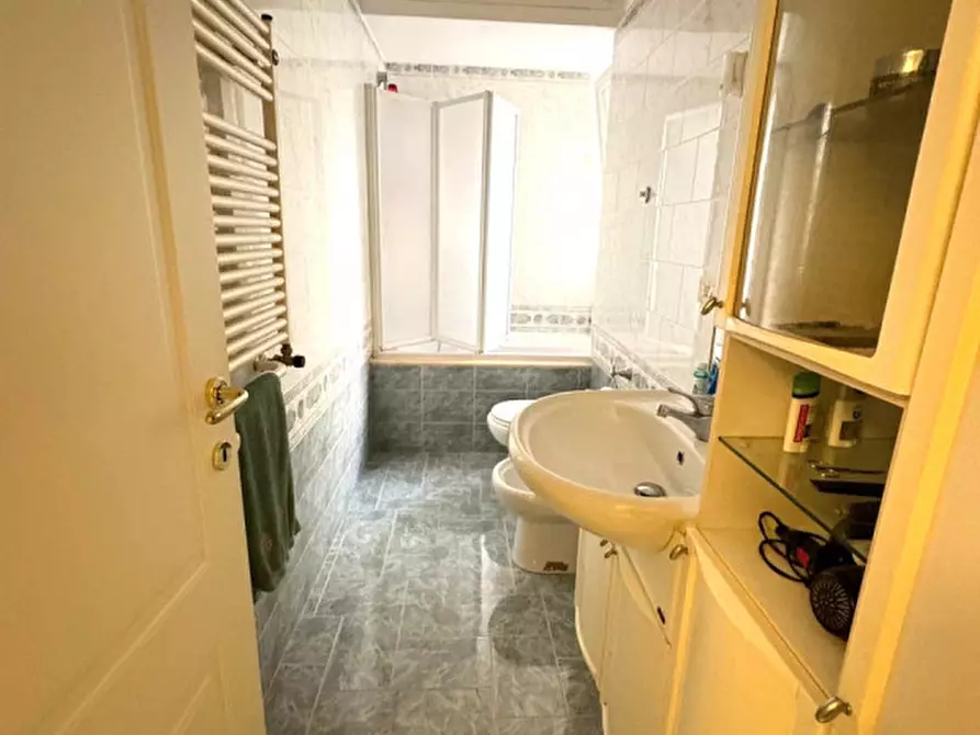 Immagine 12 di Appartamento in vendita  in VIA GAETANO SACCHI a Roma