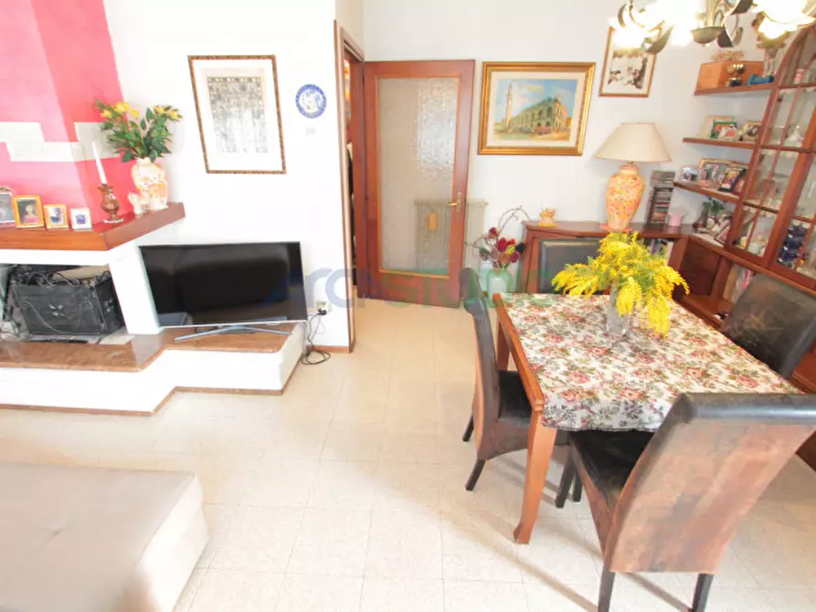 Immagine 33 di Appartamento in vendita  in via jacopo vittorelli a Vicenza
