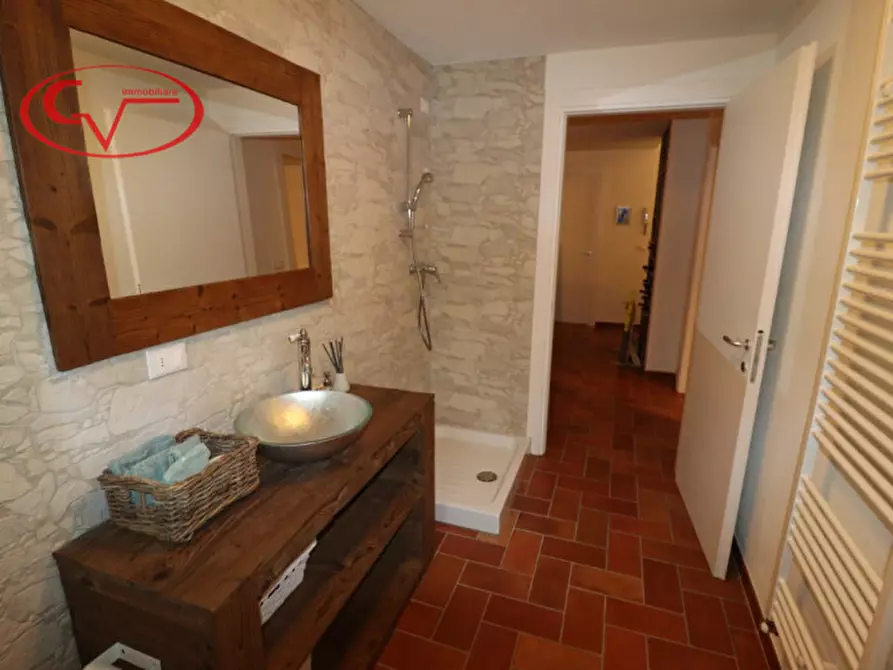 Immagine 29 di Villetta a schiera in vendita  in via Aretina Levanella a Montevarchi