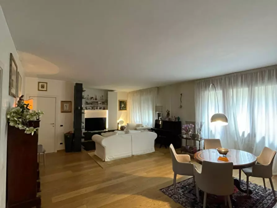 Immagine 2 di Appartamento in vendita  in Via Zabarella a Padova