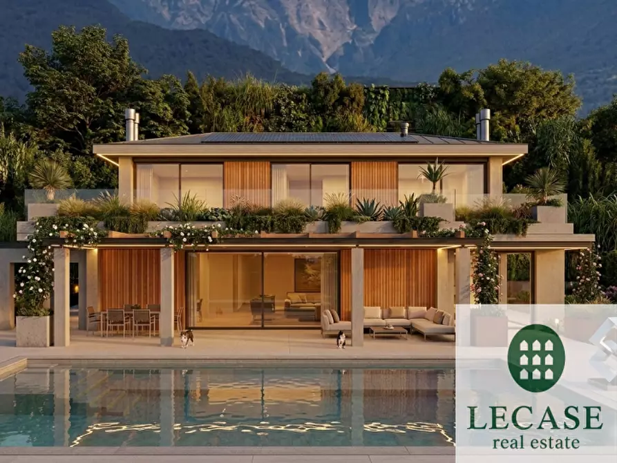 Immagine 1 di Villa in vendita  in Via Dalmazia a Forte Dei Marmi