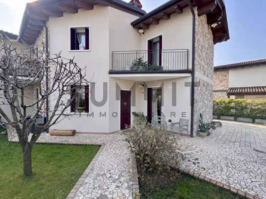 Immagine 1 di Casa bifamiliare in vendita  in Via Grumello a Piovene Rocchette