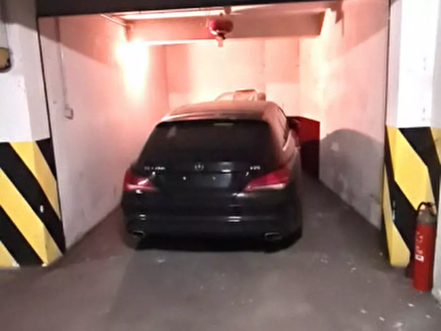 Immagine 1 di Garage in vendita  in via Dante a Padova