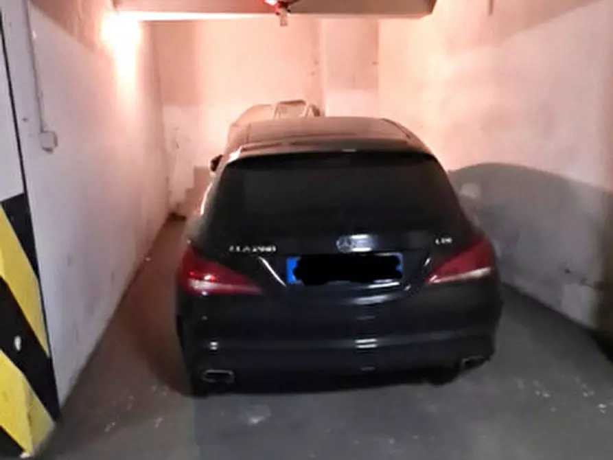Immagine 2 di Garage in vendita  in via Dante a Padova