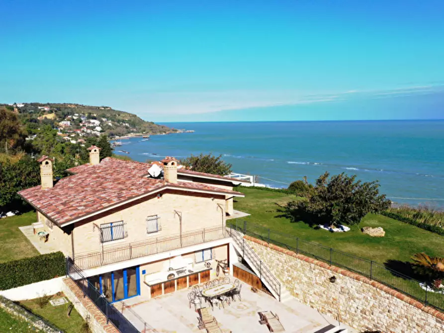 Immagine 1 di Villa in vendita  a Fossacesia