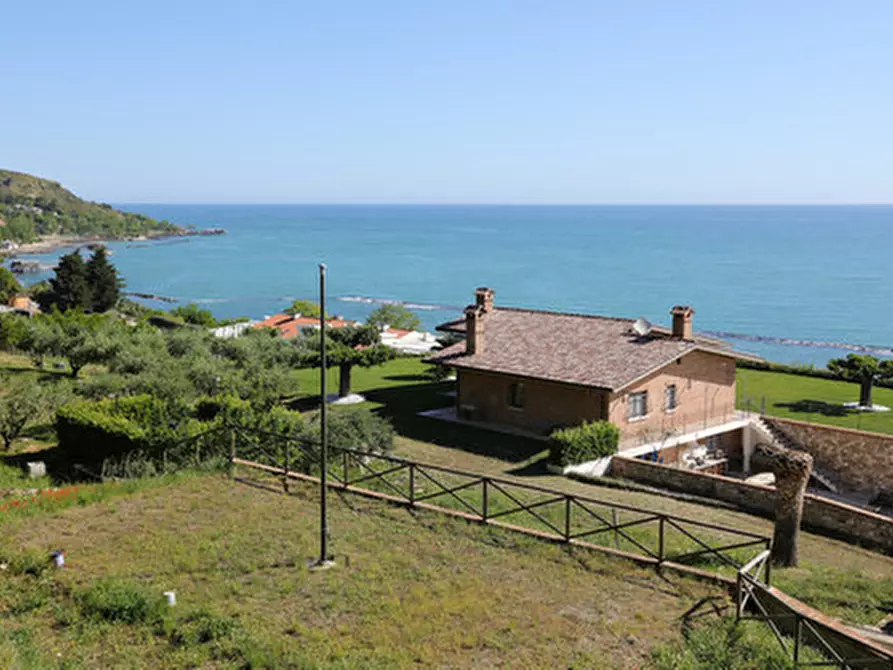 Immagine 6 di Villa in vendita  a Fossacesia