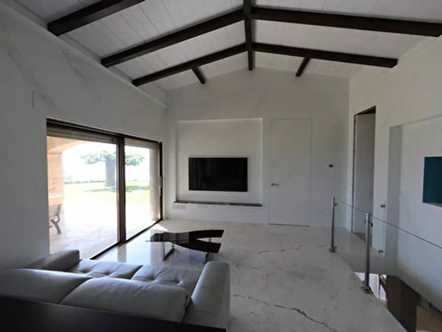 Immagine 8 di Villa in vendita  a Fossacesia