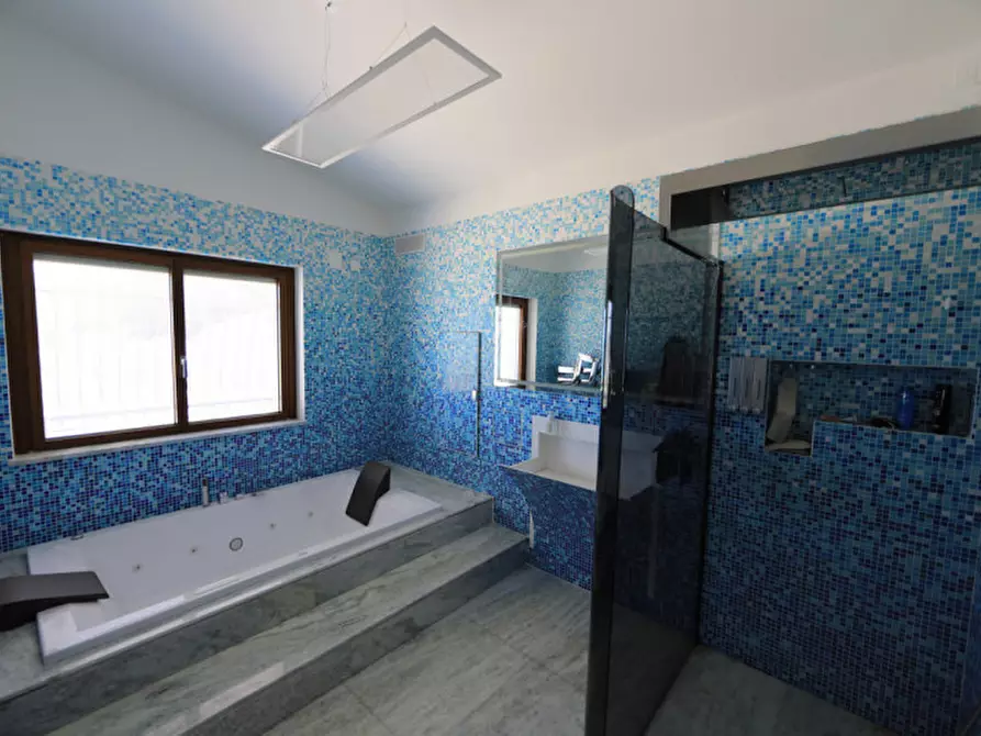 Immagine 13 di Villa in vendita  a Fossacesia