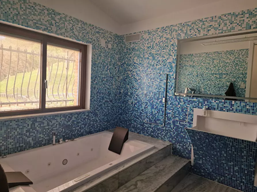 Immagine 25 di Villa in vendita  a Fossacesia
