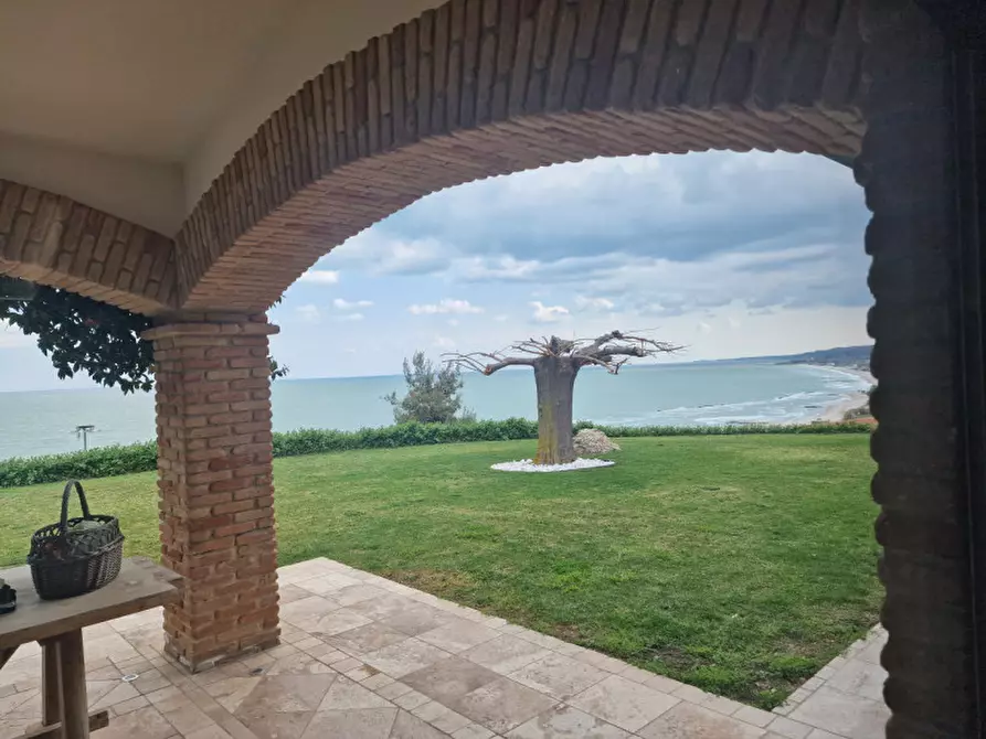 Immagine 43 di Villa in vendita  a Fossacesia