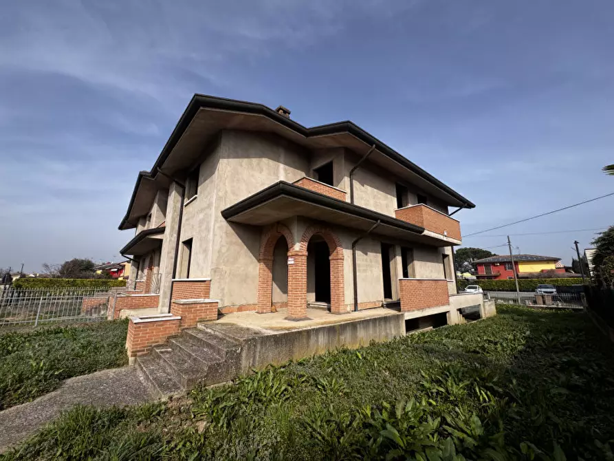 Immagine 1 di Casa bifamiliare in vendita  in Via Galileo Galilei a Tribano