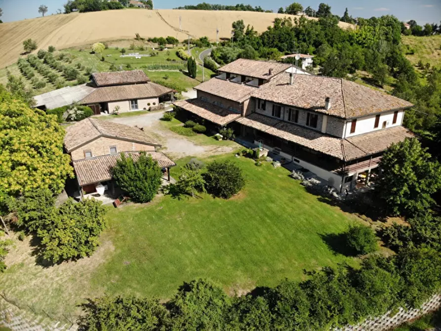 Immagine 1 di Agriturismo in vendita  in Strada di Tabiano 58 a Fidenza