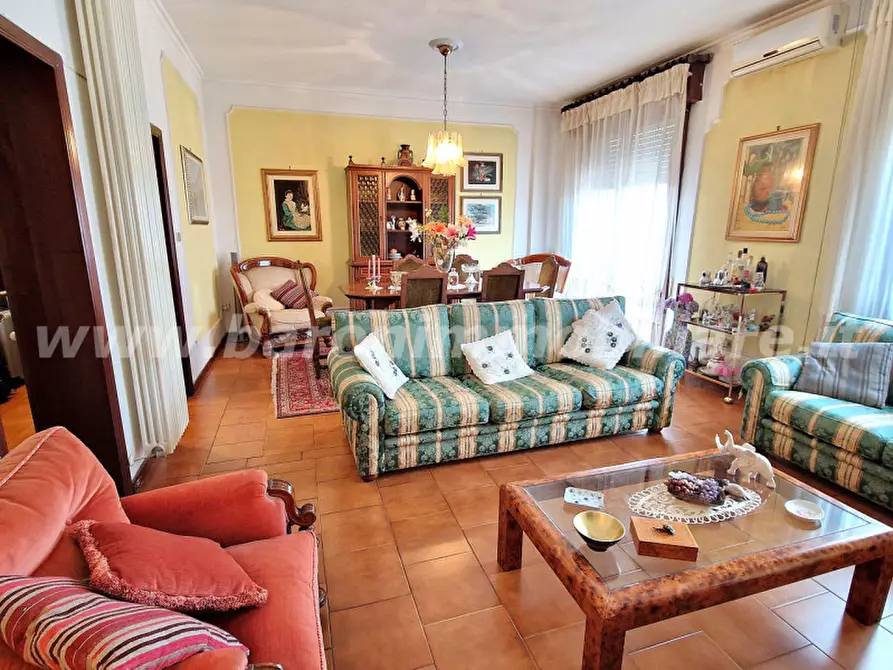 Immagine 1 di Appartamento in vendita  in Viale Pietro Pietramellara, 15 a Bologna