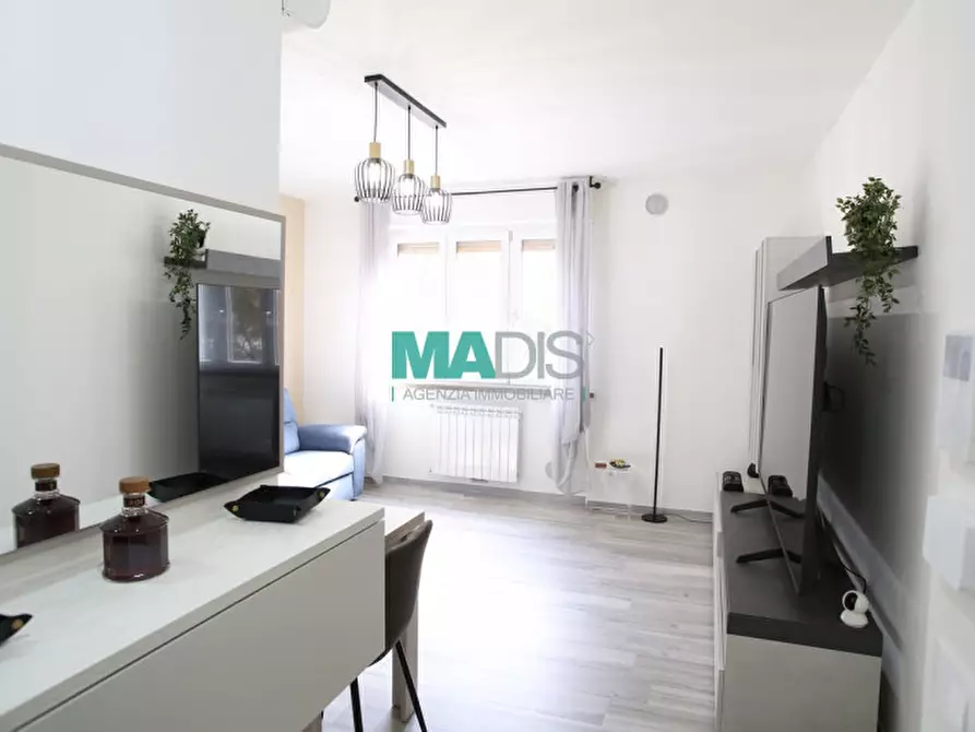 Immagine 3 di Appartamento in vendita  in via Alghiero Ceri a Prato