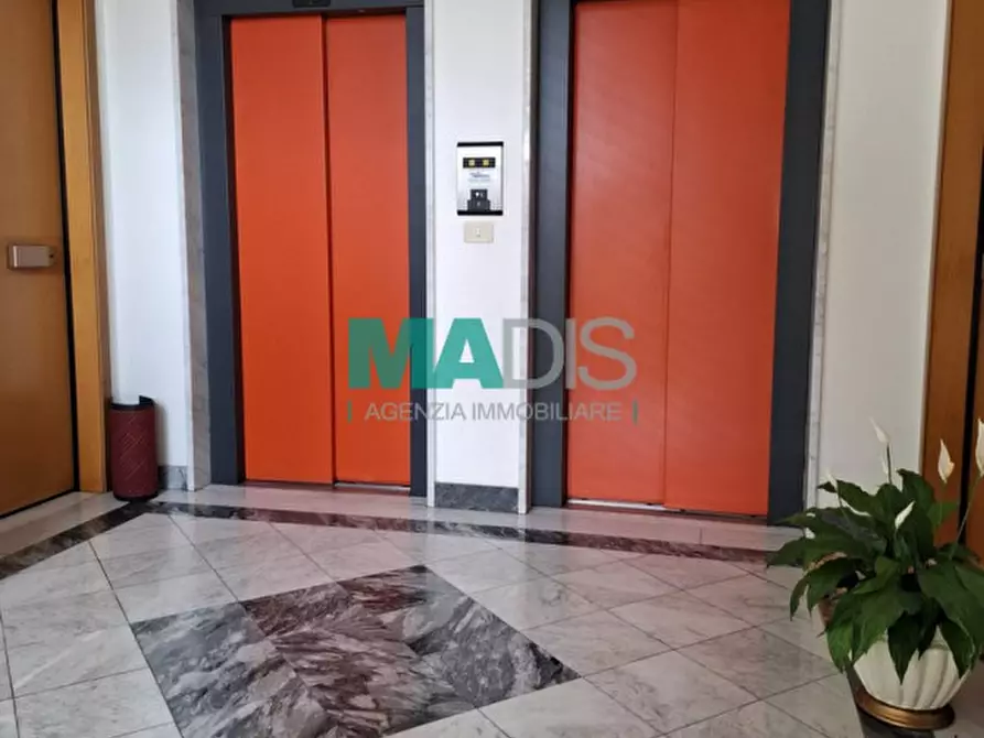 Immagine 15 di Appartamento in vendita  in via Alghiero Ceri a Prato