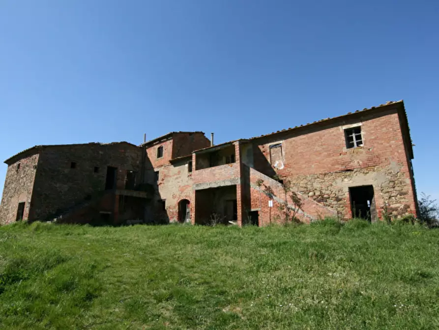 Immagine 5 di Rustico / casale in vendita  a Lucignano