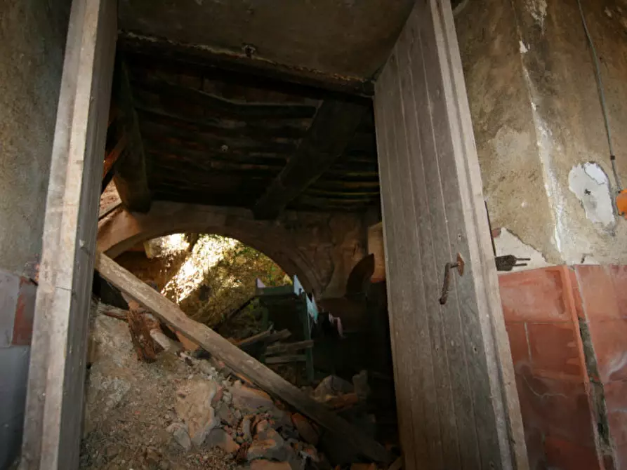 Immagine 10 di Rustico / casale in vendita  a Lucignano