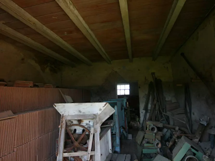 Immagine 17 di Rustico / casale in vendita  a Lucignano