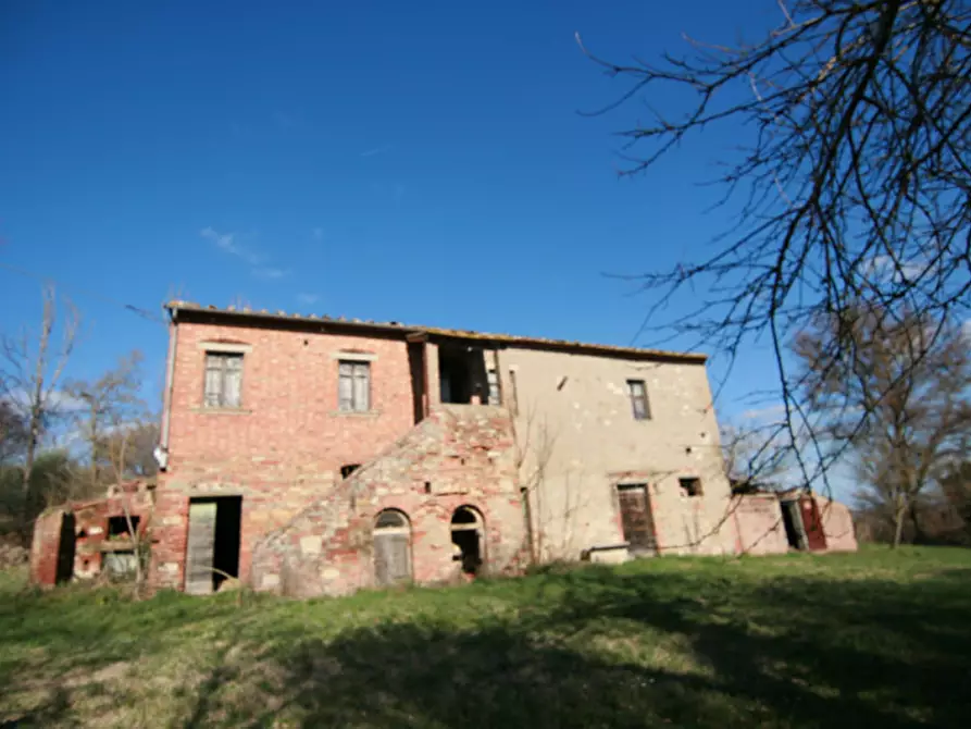 Immagine 2 di Rustico / casale in vendita  a Lucignano