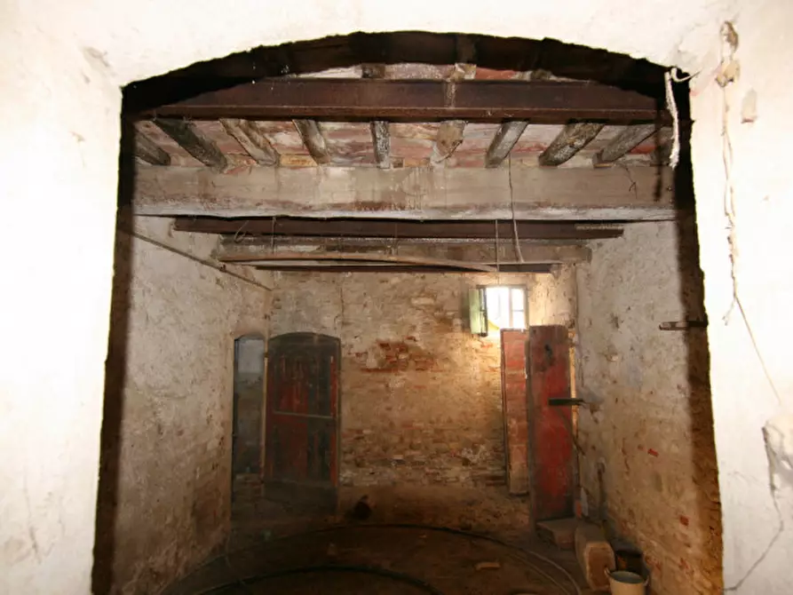 Immagine 13 di Rustico / casale in vendita  a Lucignano