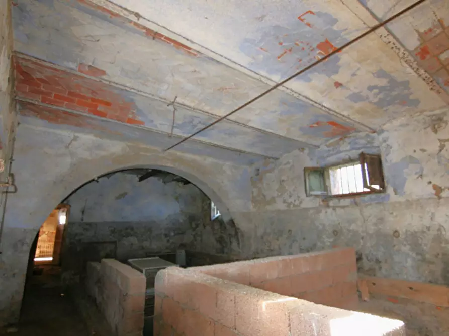 Immagine 15 di Rustico / casale in vendita  a Lucignano