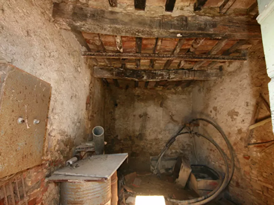 Immagine 30 di Rustico / casale in vendita  a Lucignano