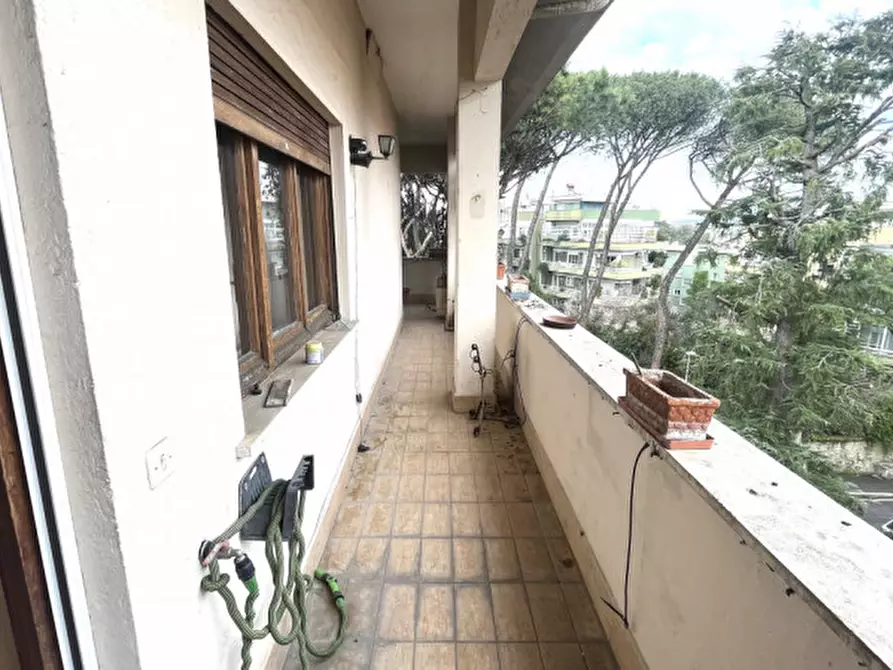 Immagine 21 di Attico in vendita  in Viale Cortina D'ampezzo a Roma