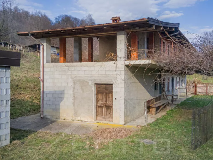 Immagine 1 di Casa indipendente in vendita  in località casale colle piano a Armeno