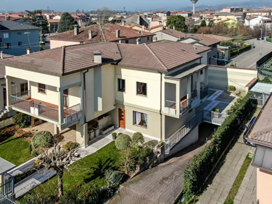 Immagine 2 di Casa bifamiliare in vendita  a San Bonifacio