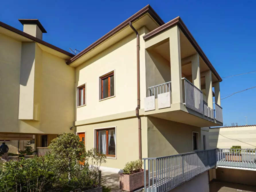 Immagine 25 di Casa bifamiliare in vendita  a San Bonifacio