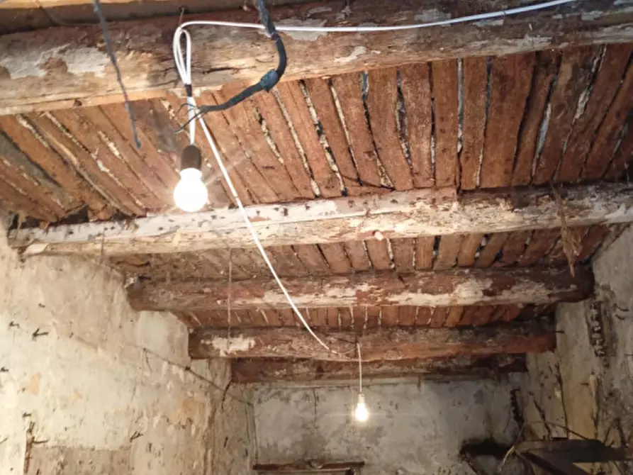 Immagine 20 di Magazzino in vendita  in Via donnalbina 32 a Napoli