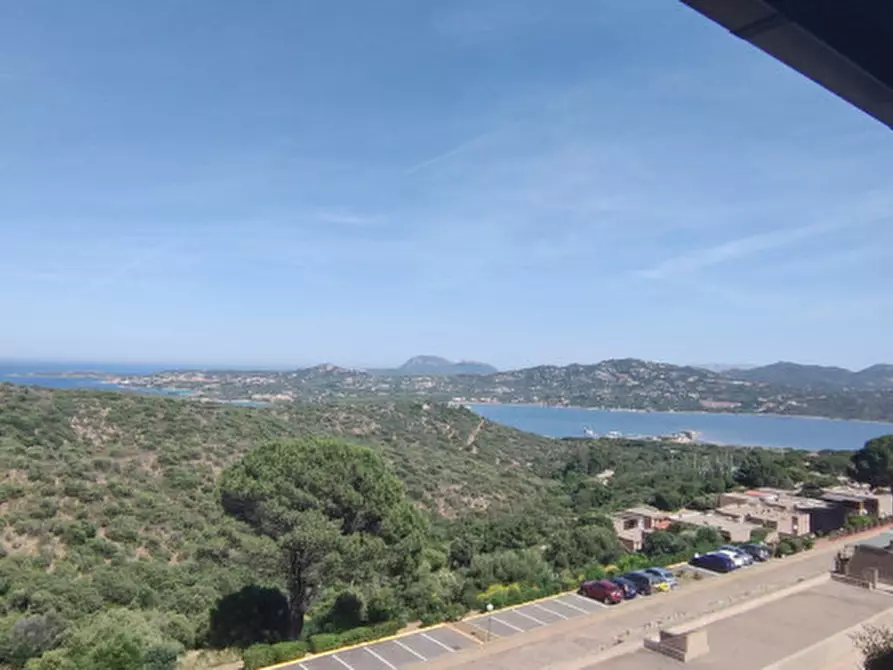 Immagine 1 di Appartamento in vendita  in VIALE CUGNANA VERDE n. 5-33 Piano 3 a Olbia