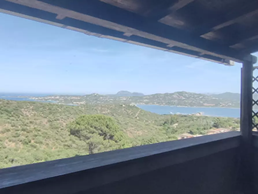 Immagine 2 di Appartamento in vendita  in VIALE CUGNANA VERDE n. 5-33 Piano 3 a Olbia