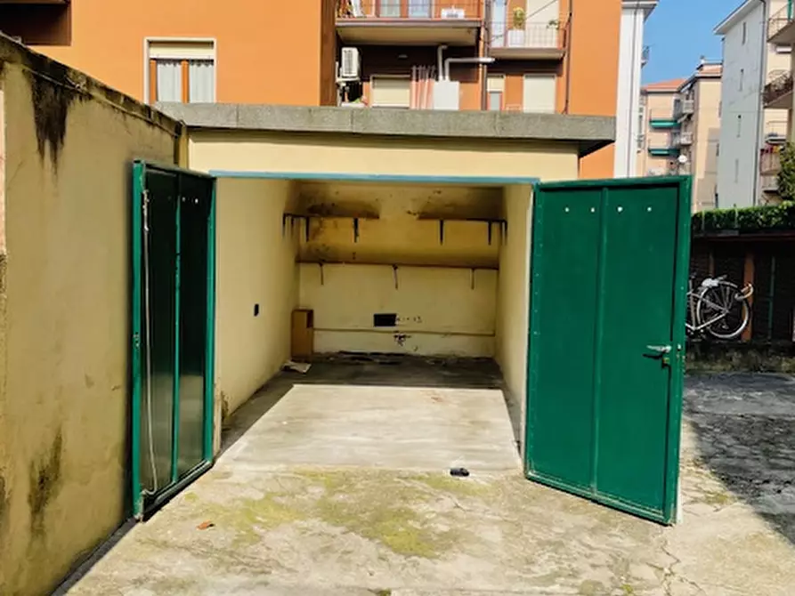 Immagine 3 di Garage in vendita  in via dei bombardi 10 a Verona