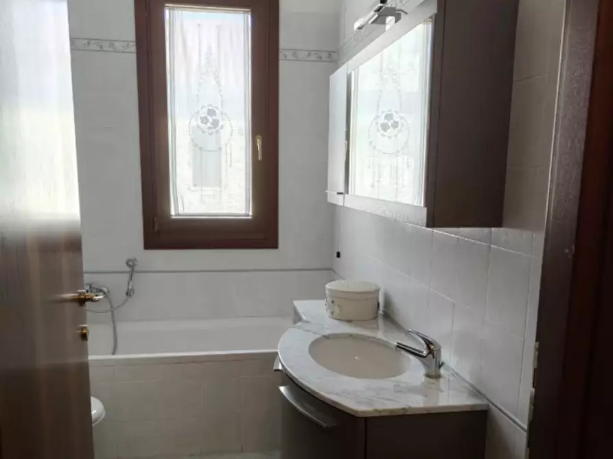 Immagine 3 di Villetta a schiera in vendita  in Via Rielta a Venezia