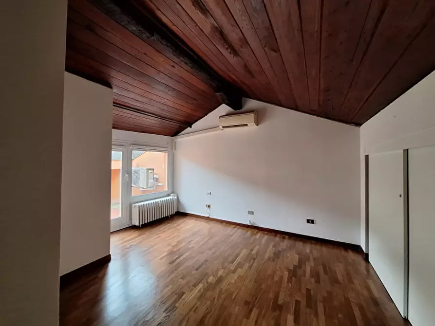 Immagine 14 di Appartamento in affitto  in via pescherie vecchie a Bologna
