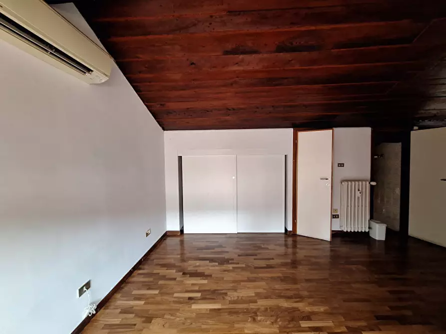 Immagine 16 di Appartamento in affitto  in via pescherie vecchie a Bologna