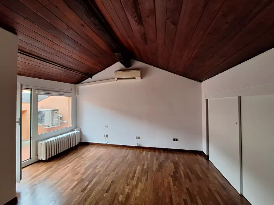 Immagine 18 di Appartamento in affitto  in via pescherie vecchie a Bologna