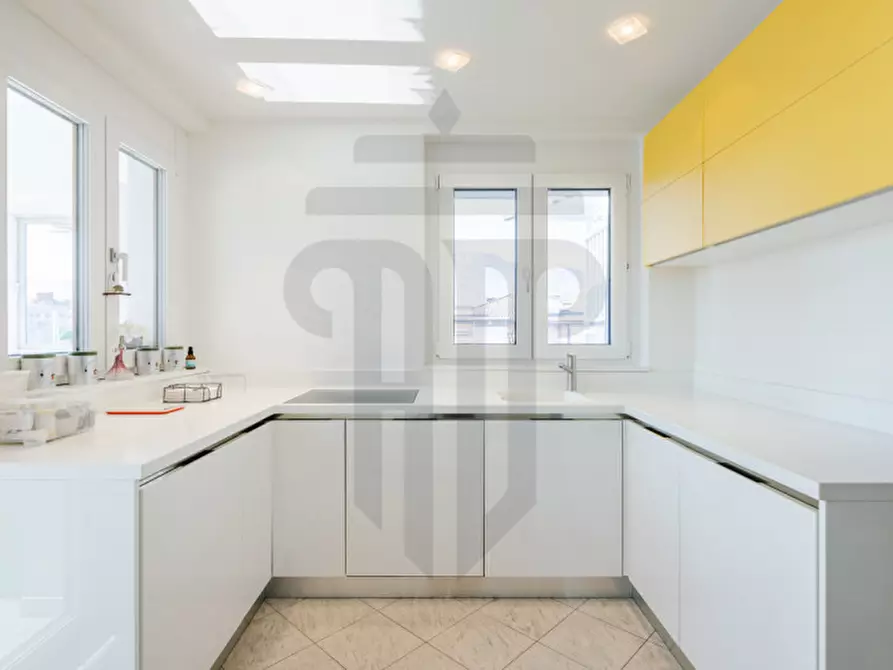 Immagine 19 di Attico in vendita  in Viale Druso 84 a Bolzano