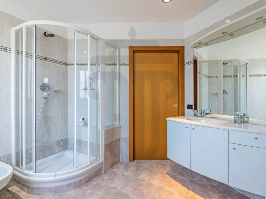 Immagine 36 di Attico in vendita  in Viale Druso 84 a Bolzano