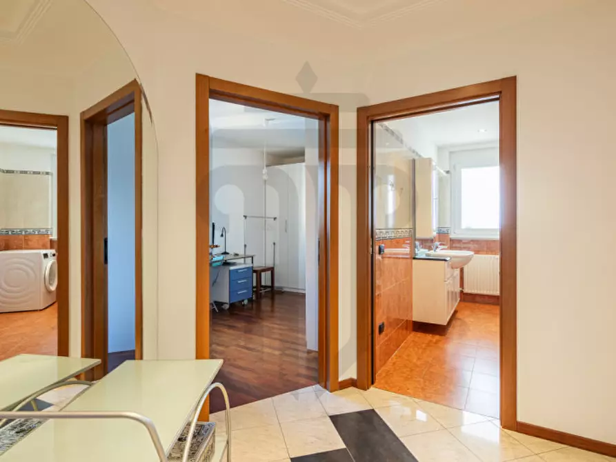 Immagine 41 di Attico in vendita  in Viale Druso 84 a Bolzano