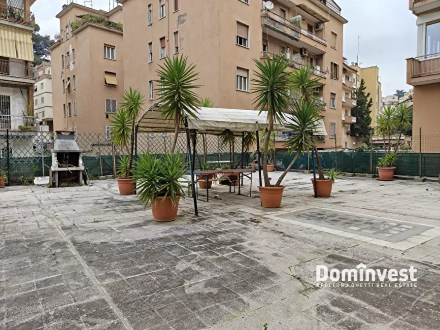 Immagine 26 di Appartamento in vendita  in Viale delle Medaglie d'Oro a Roma