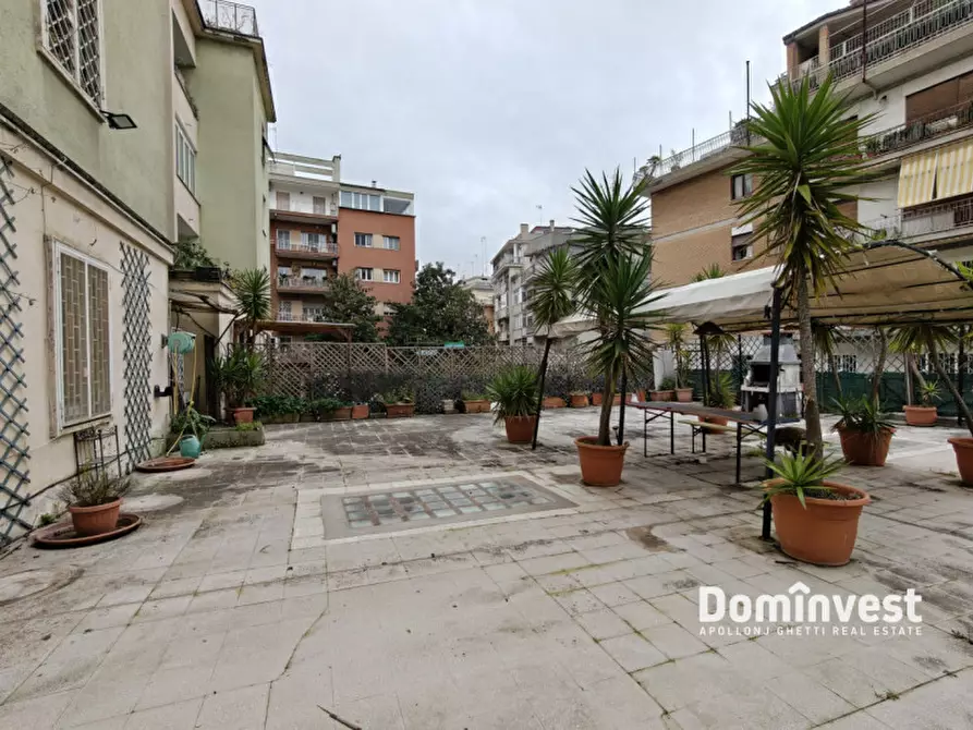 Immagine 28 di Appartamento in vendita  in Viale delle Medaglie d'Oro a Roma